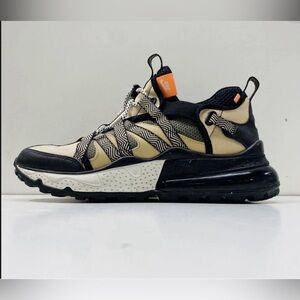 Nike Air Max Men's Black and Tan Sneakers